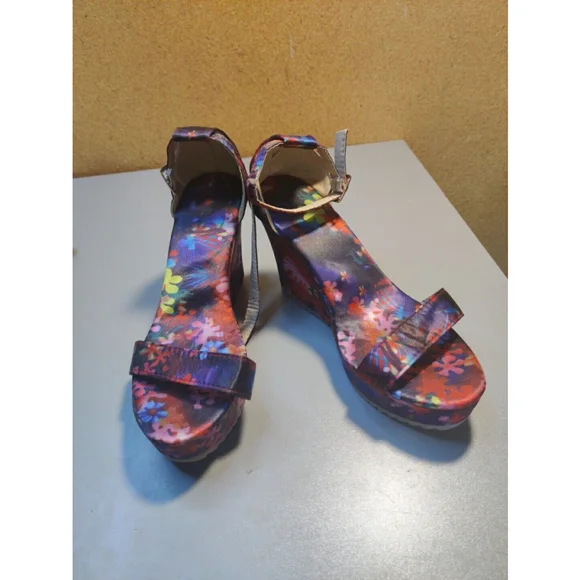 Unbranded Floral Wedge Size 7.5 - Picture 1 of 8
